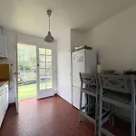 Au Calme Avec Grand Jardin, Proche Commerces - Fr-1-736-67 Villa