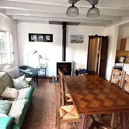 Villa Au Calme Avec Grand Jardin, Proche Commerces - Fr-1-736-67 *